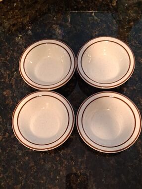 Buffalo Pottery-Set Of 4 Fruit/Berry Bowls